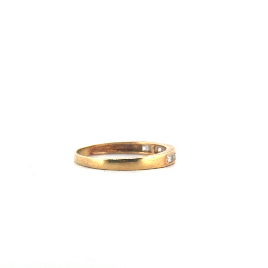 anillo de oro amarillo