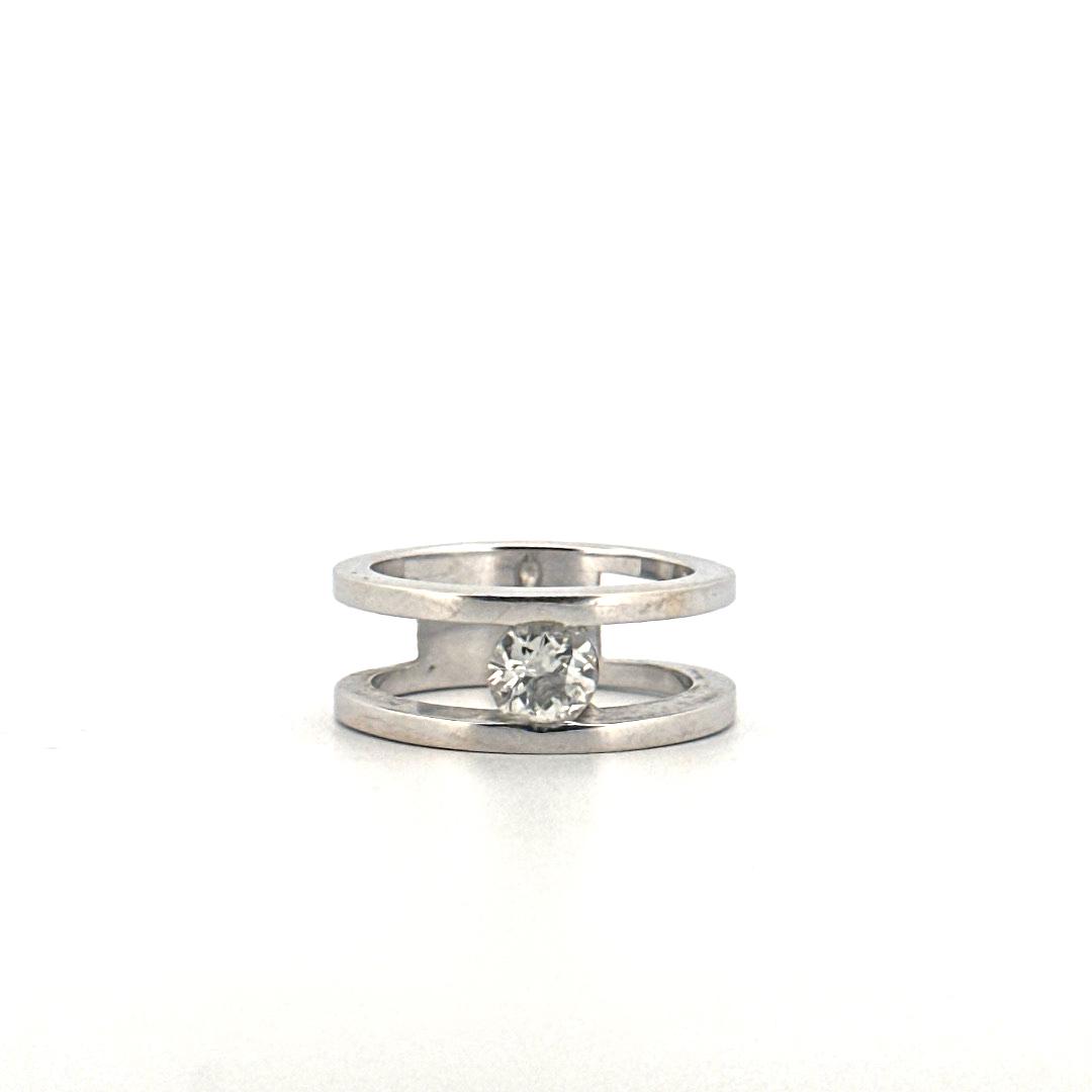 anillo de oro blanco