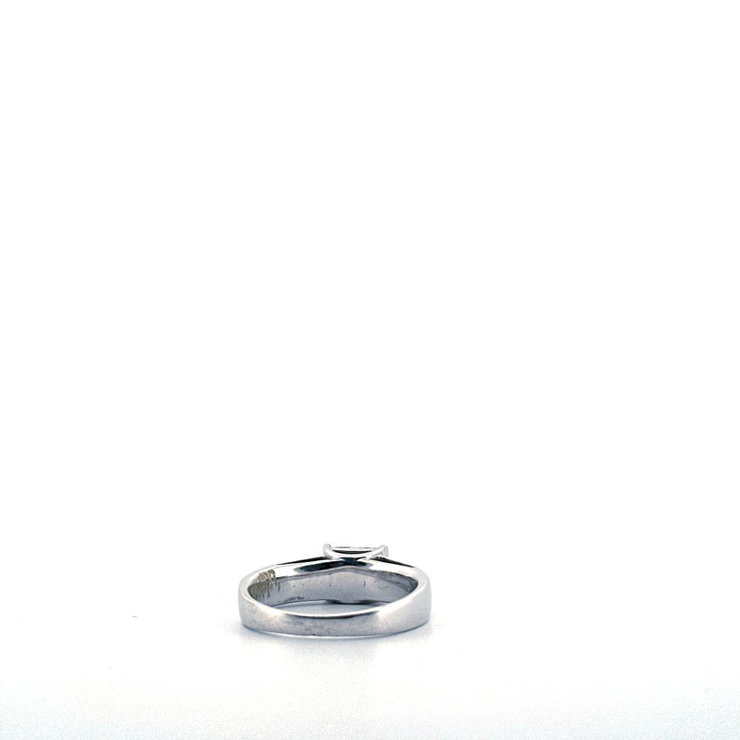 anillo de oro blanco