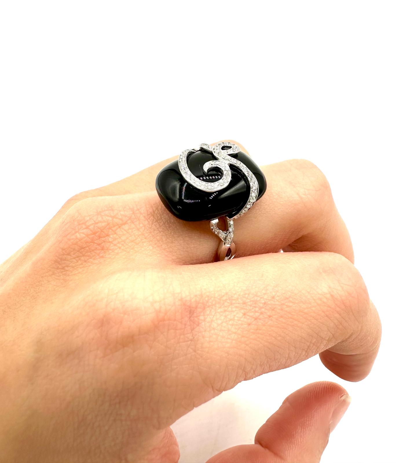 anillo oro y onix