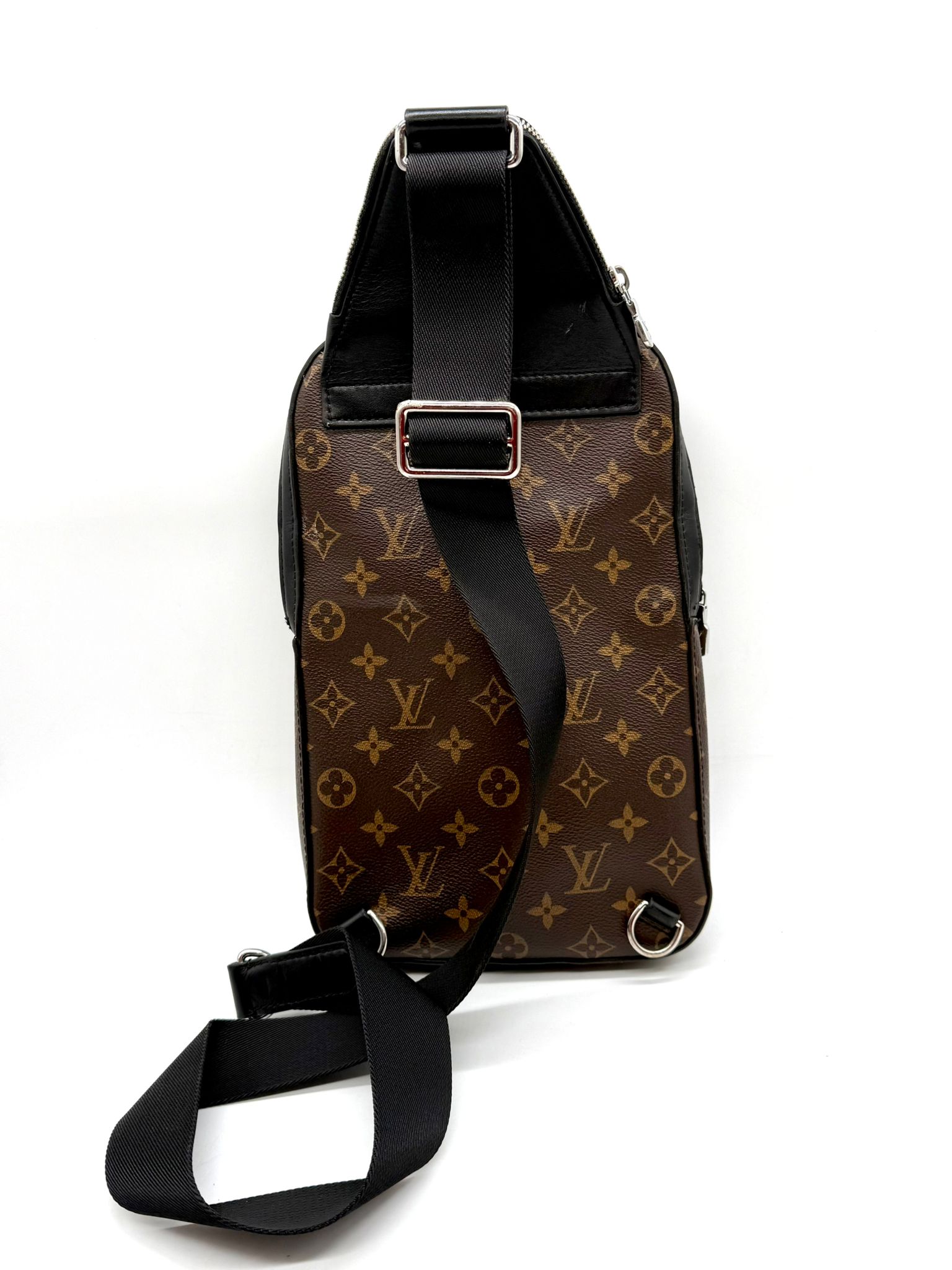 avenue sling louis vuitton