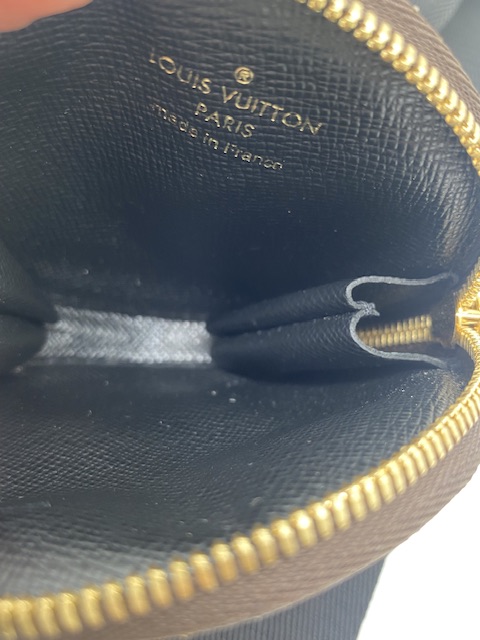 Bandolera Louis Vuitton con monedero incorporado