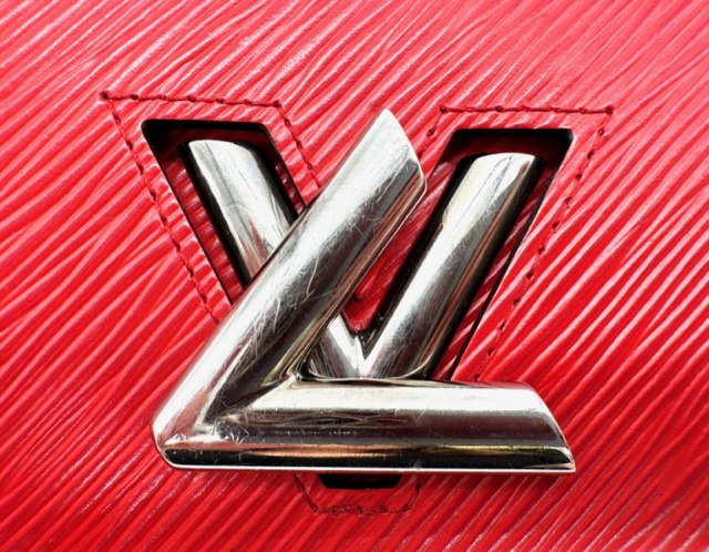 Billetera Louis Vuitton color rojo
