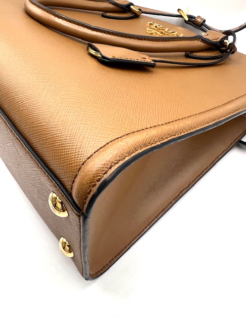 Bolso a mano Prada