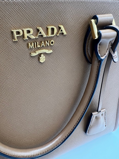 Bolso a mano Prada