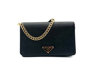 Bolso bandolera Prada de piel negro