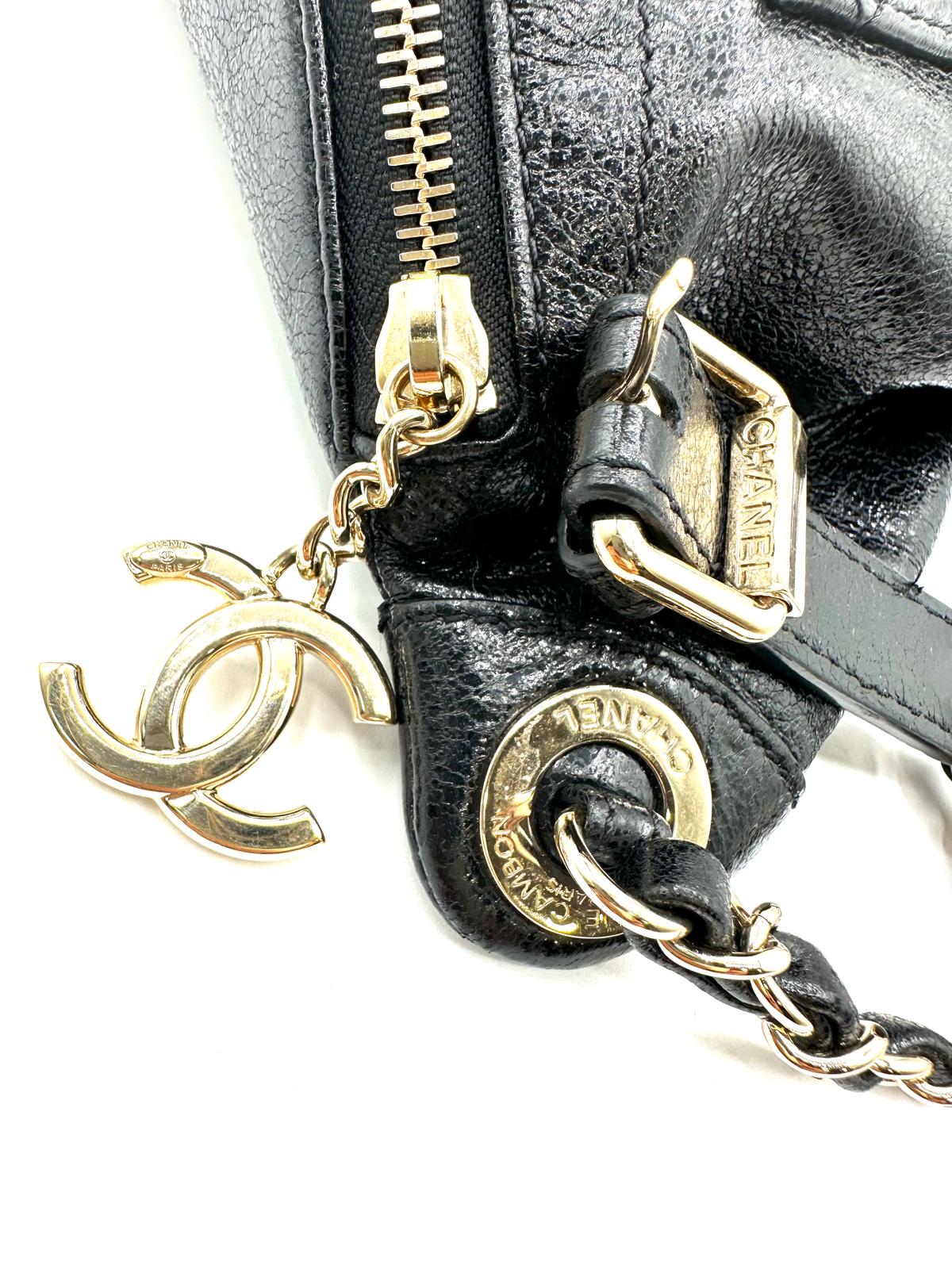 Bolso Chanel en piel negra acolchada