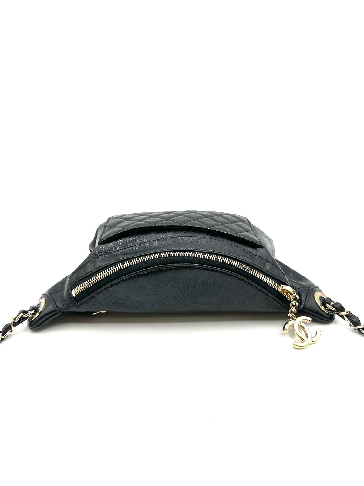 Bolso Chanel en piel negra acolchada