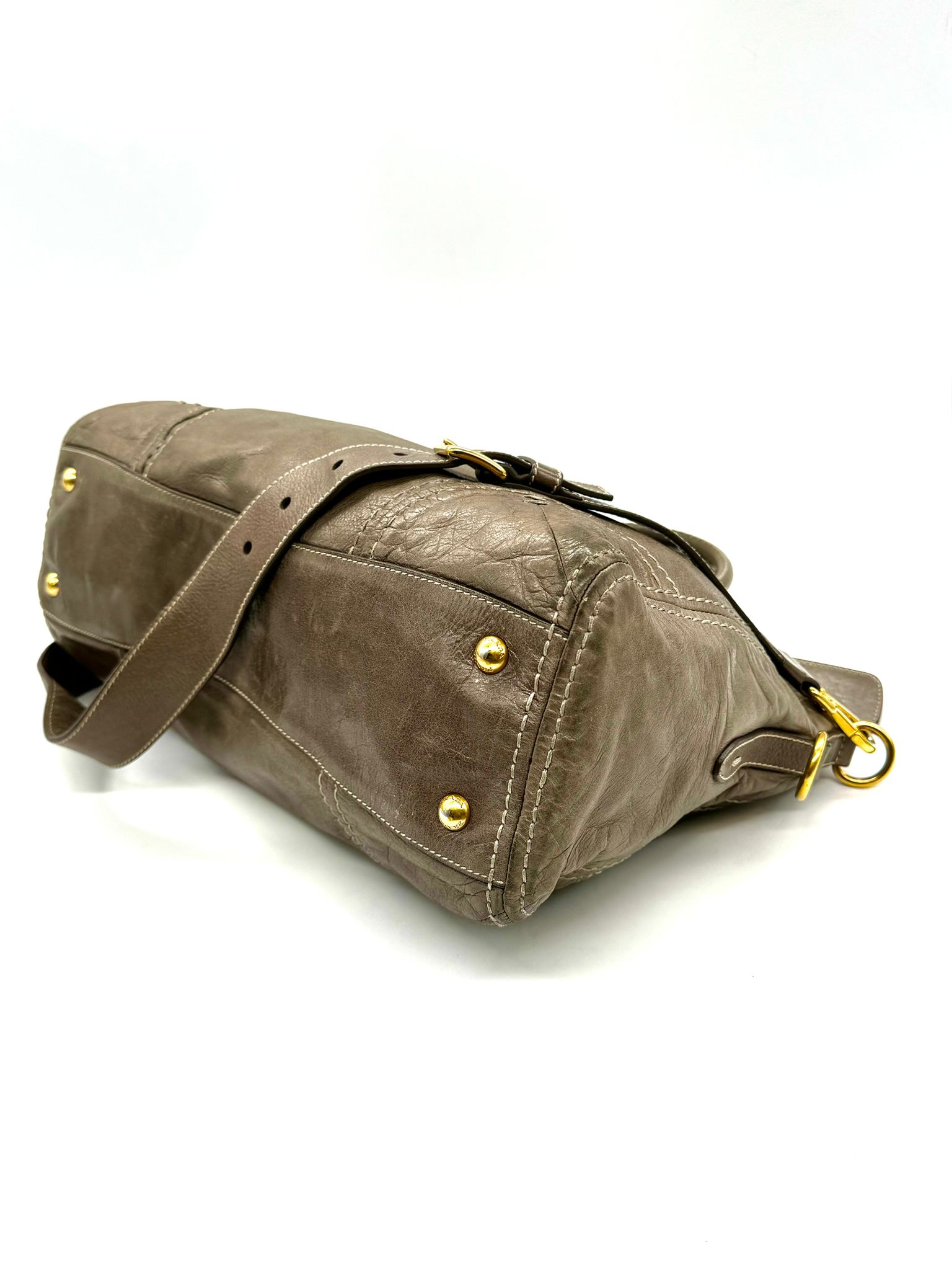 Bolso de mano Prada de piel color piedra