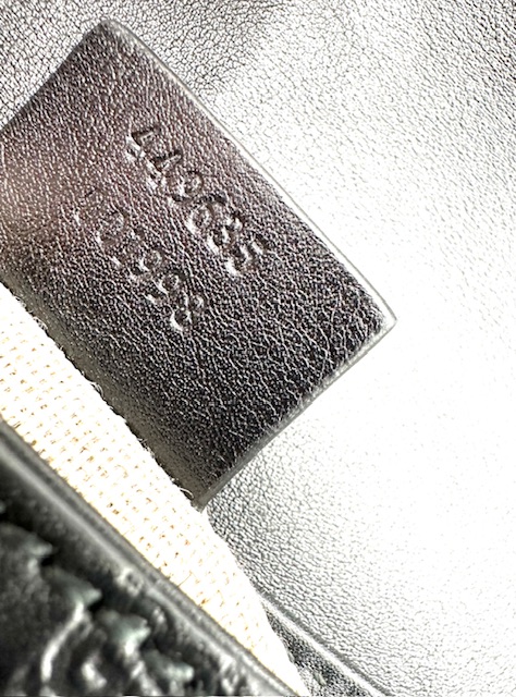 Bolso Gucci Emily de cuero negro.