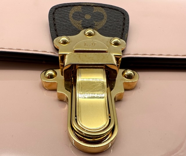 Bolso Louis Vuitton Cherry en charol Rosa
