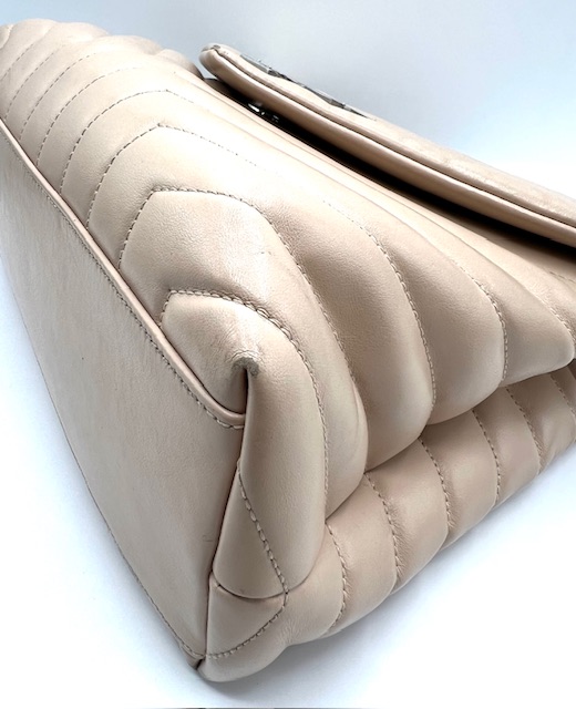 Bolso YSL Lou Lou color crema
