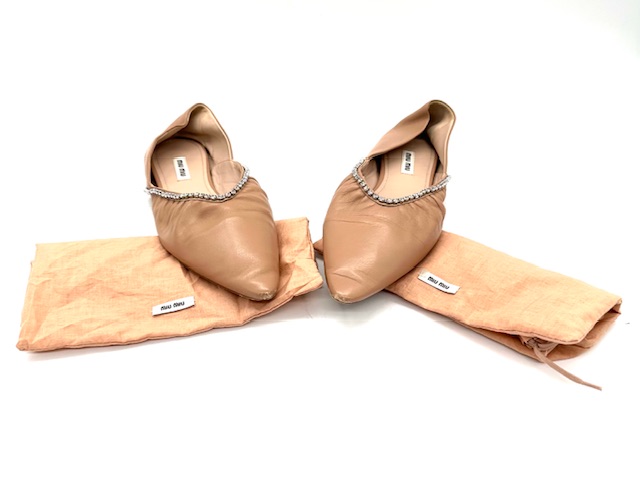 Bailarinas Miu miu de cuero salmon.