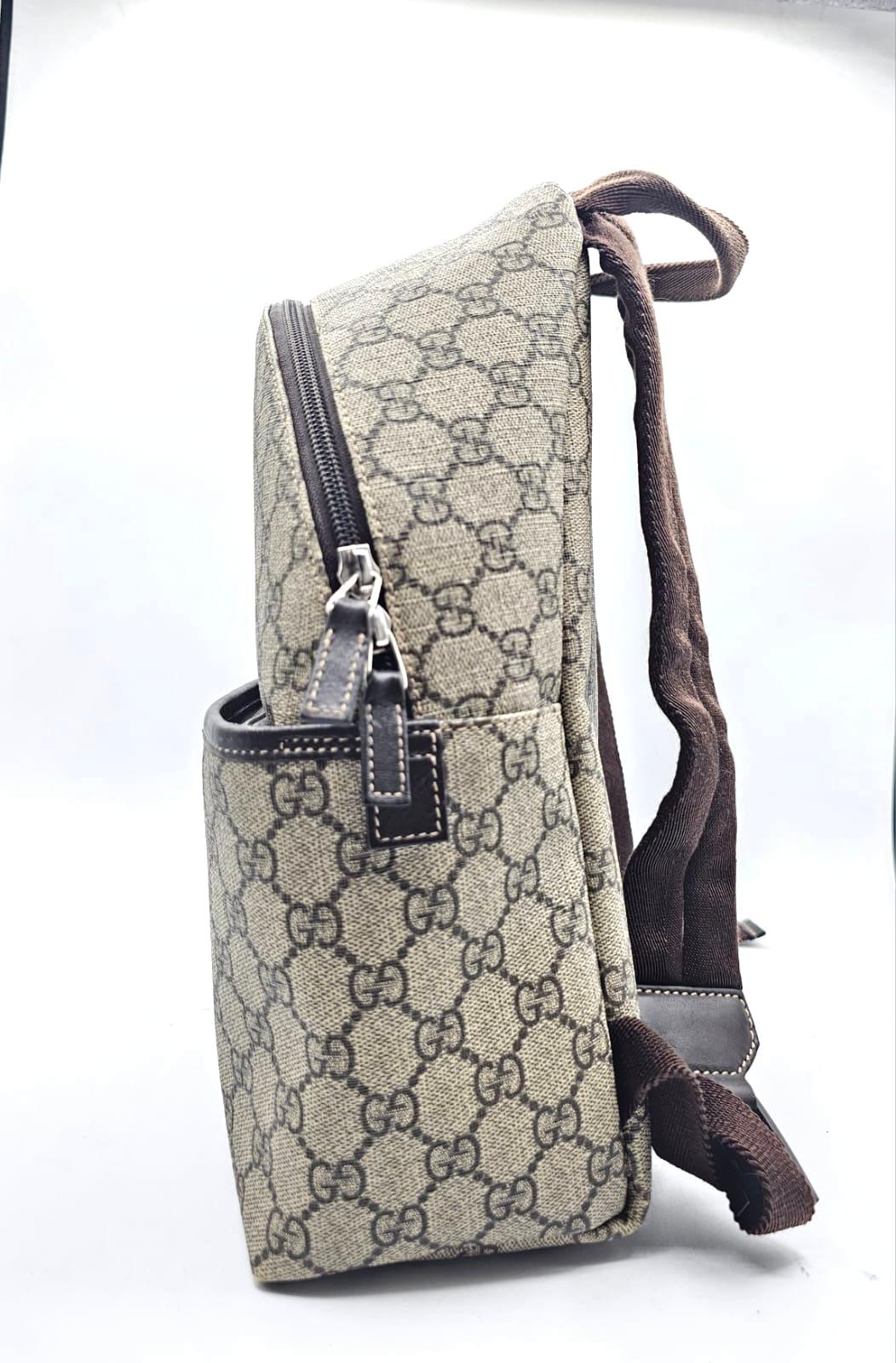 mochila Gucci GG Supreme