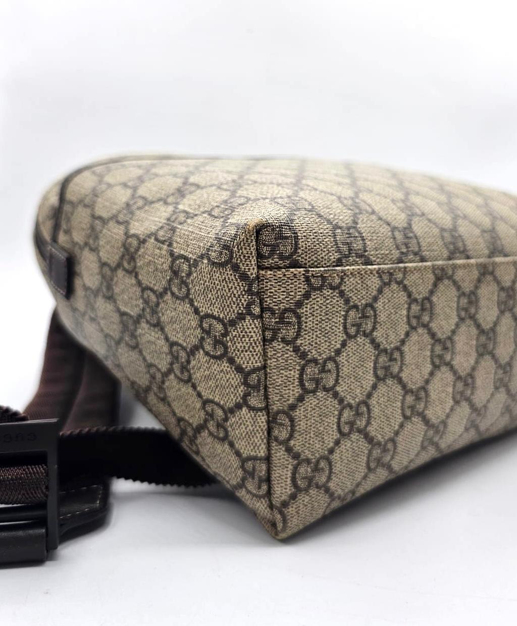 mochila Gucci GG Supreme