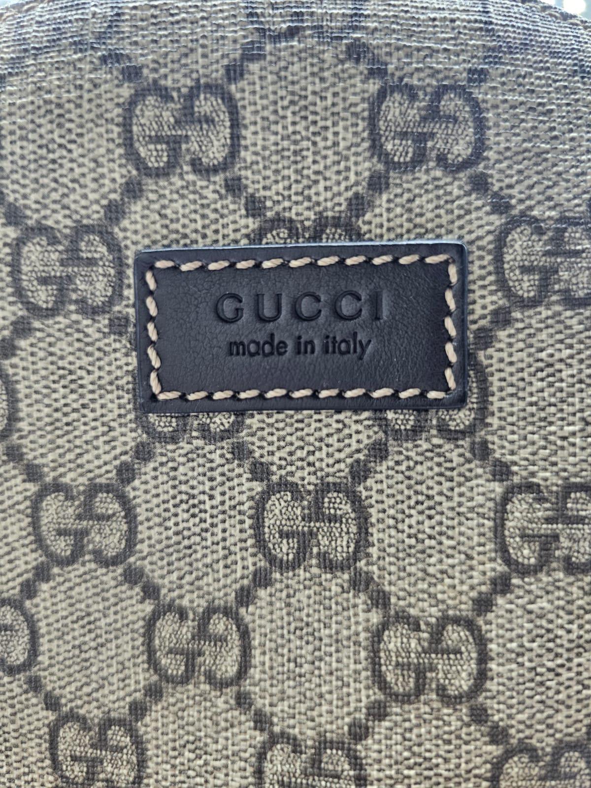 mochila Gucci GG Supreme