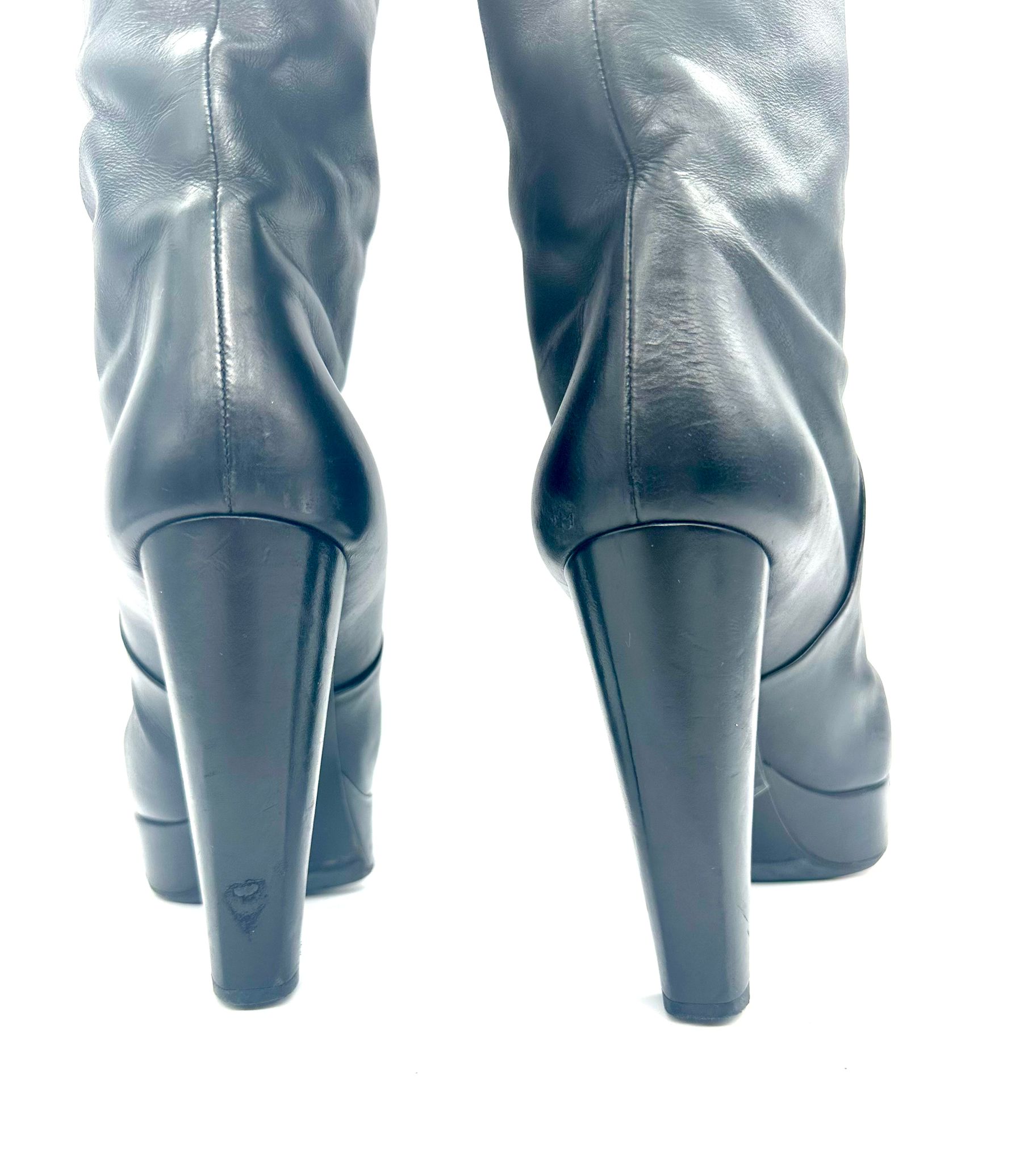 Botas Louis Vuitton de tacón alto