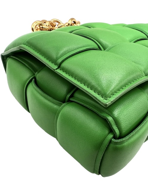 Bottega Veneta Cassette Chain Bag en cuero verde