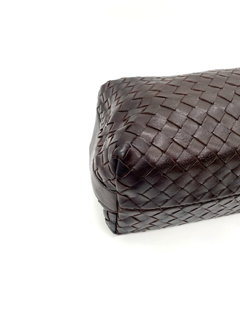 Bottega Veneta marrón de mano
