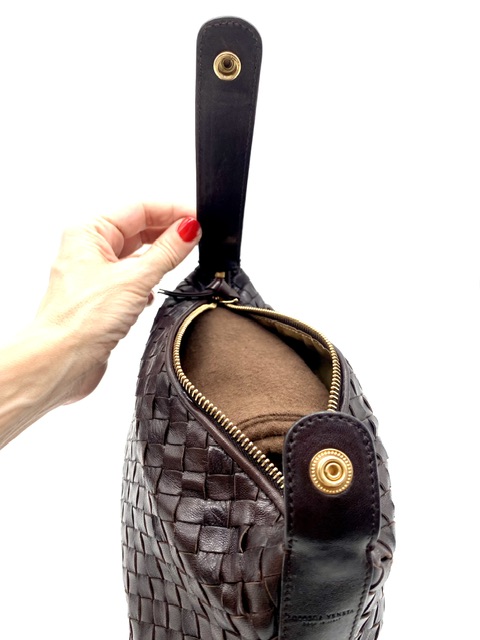Bottega Veneta marrón de mano