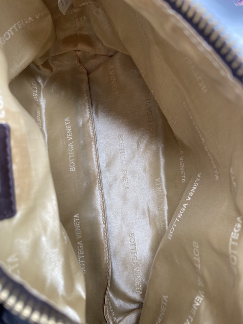 Bottega Veneta marrón de mano