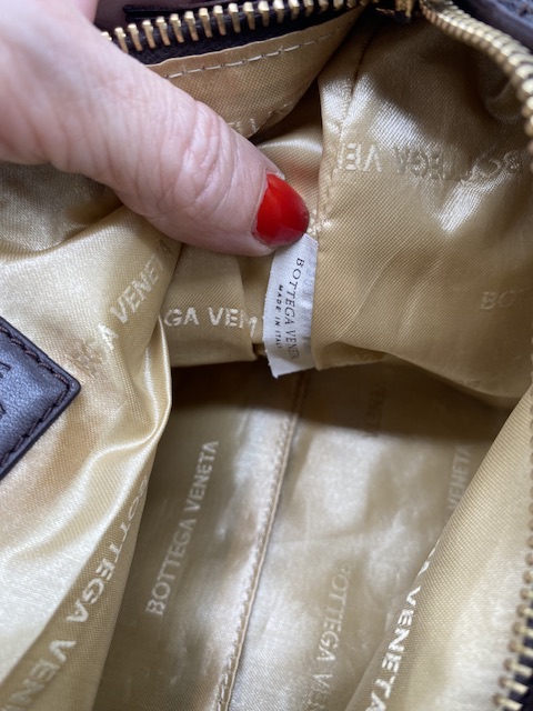 Bottega Veneta marrón de mano