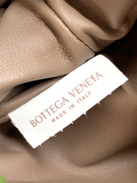 Bottega Veneta mini pouch marrón