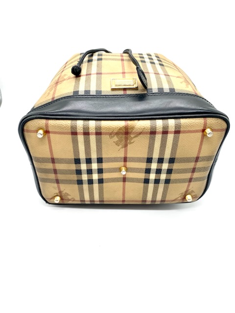 Bucket Burberry