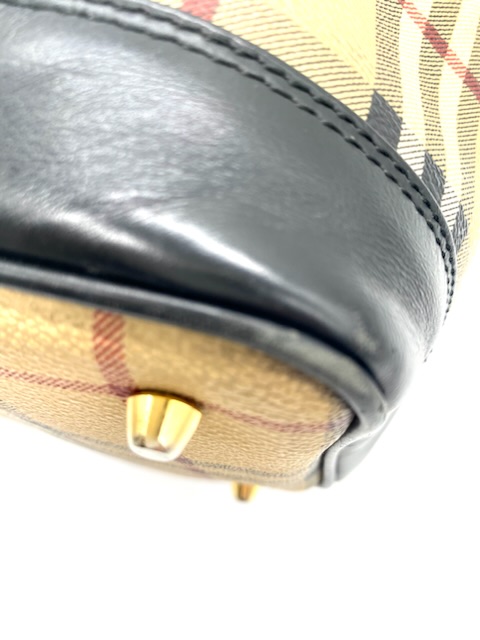 Bucket Burberry