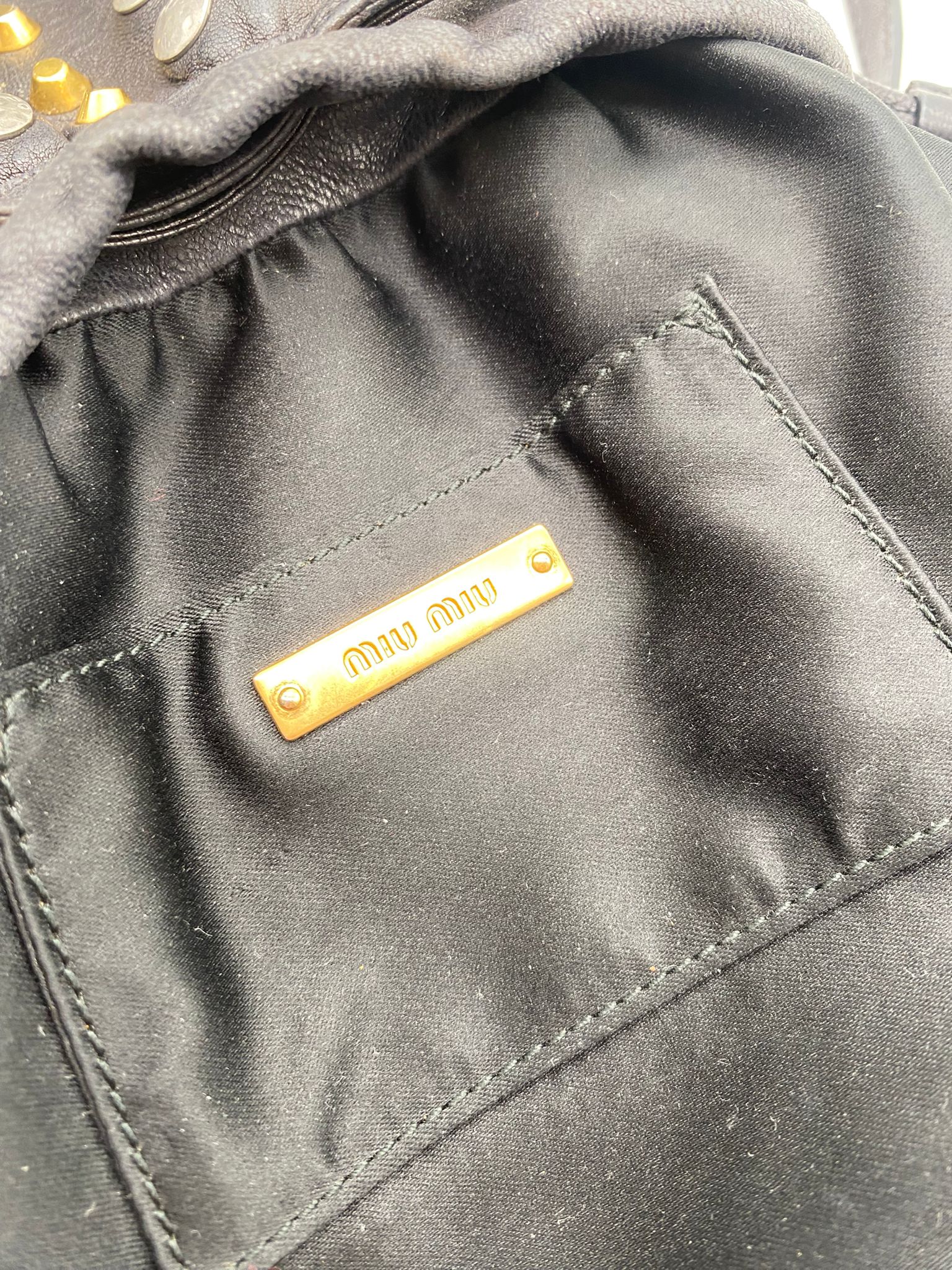 bucket miu miu