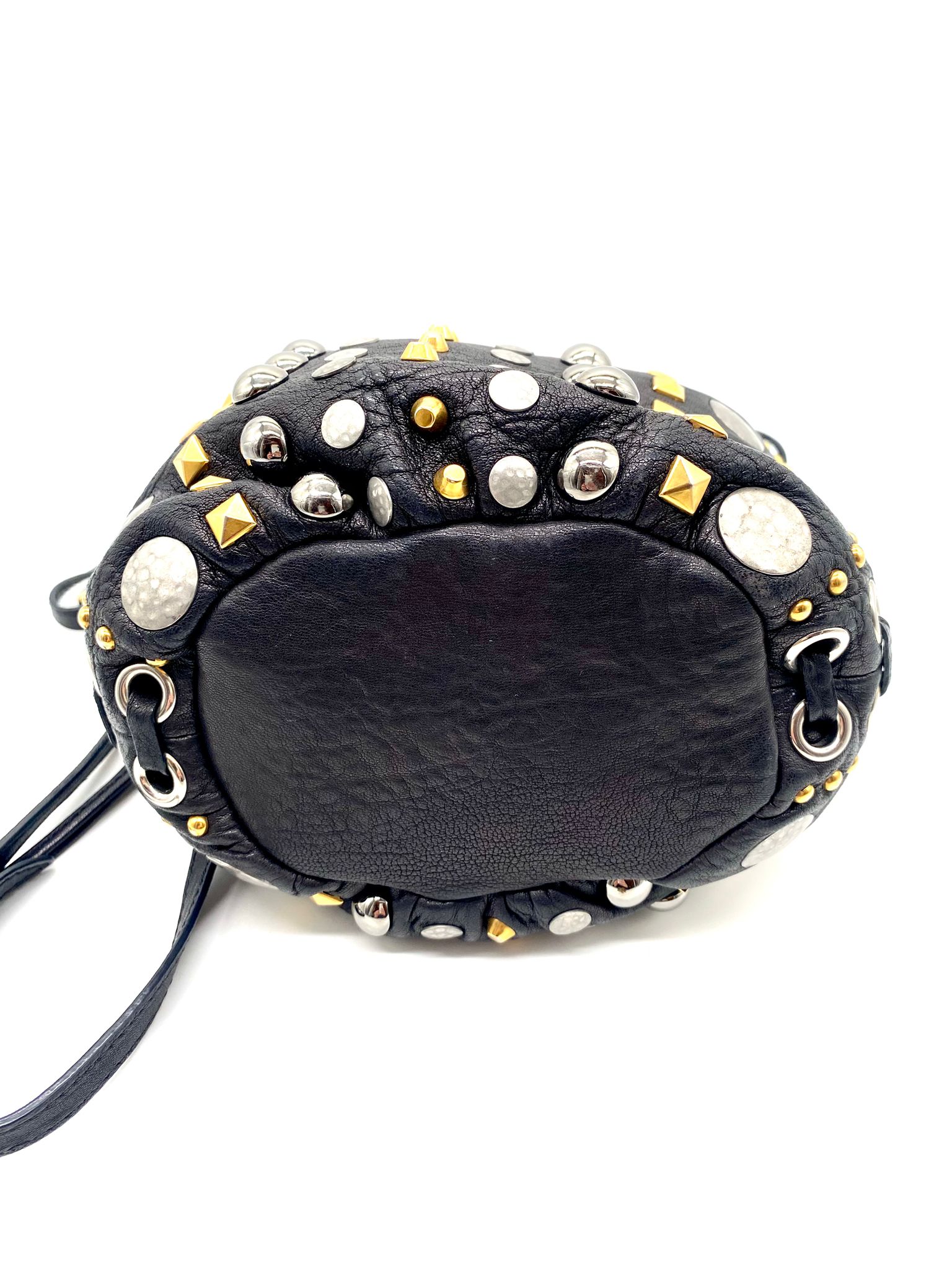 bucket miu miu