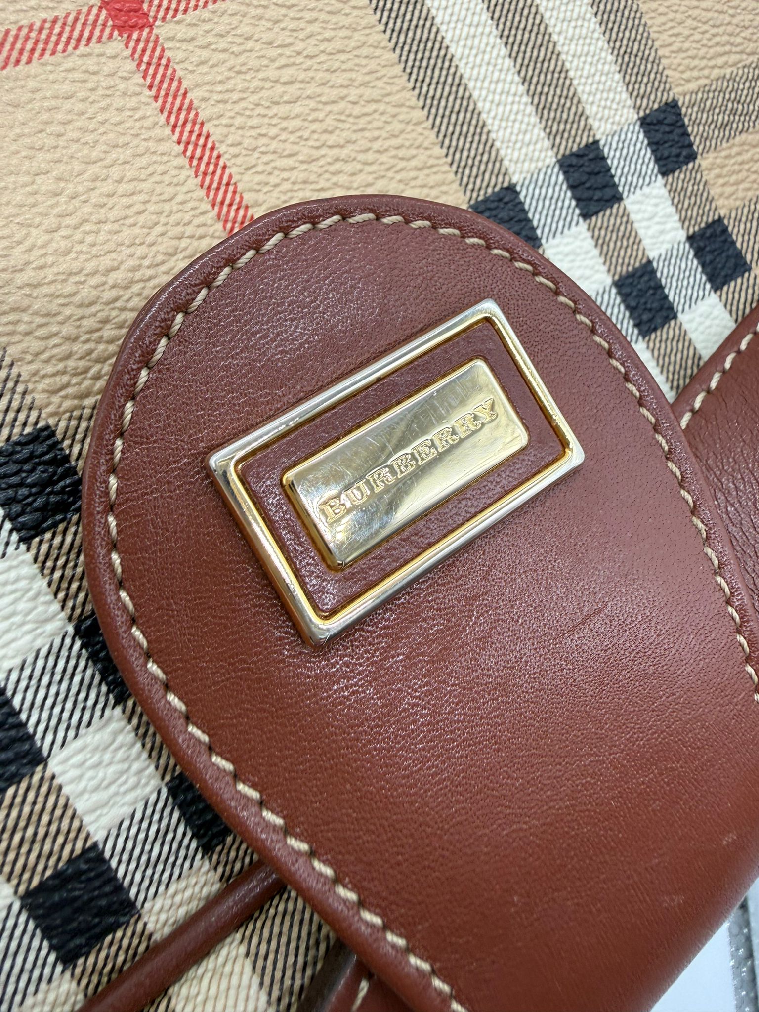 Burberry Round