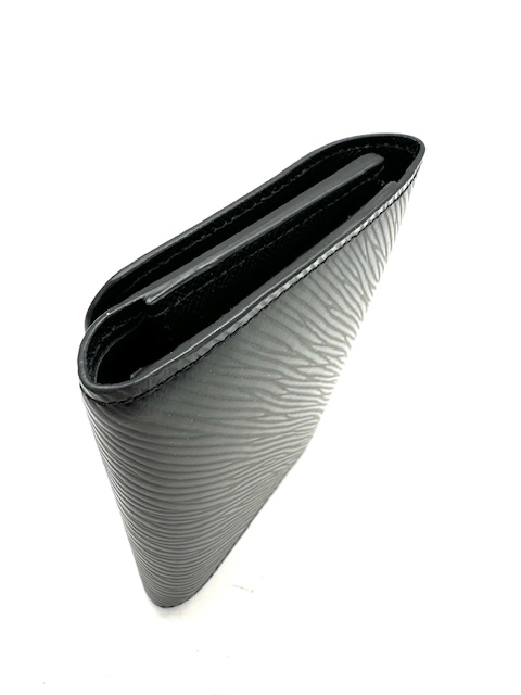 CARTERA COMPACTA TWIST EN PIEL NEGRA EPI CON CHIP