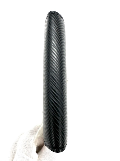 CARTERA COMPACTA TWIST EN PIEL NEGRA EPI CON CHIP