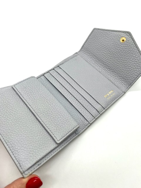 Cartera MiuMiu gris
