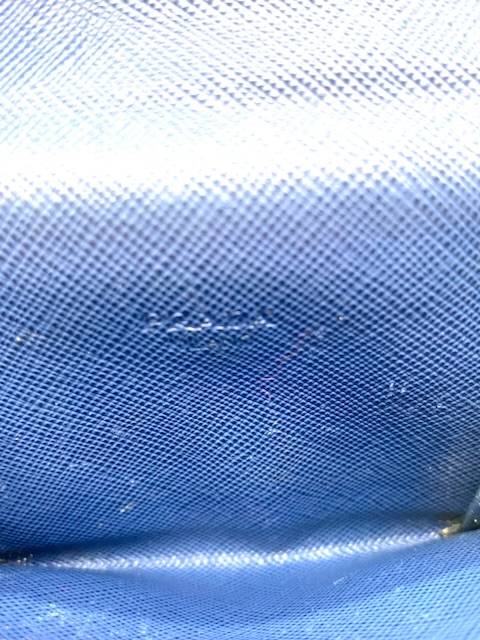 Cartera Monederito Prada azul marino