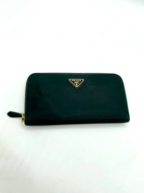 Green croc leather PRADA handbag | Prada handbags, Croc leather, Leather