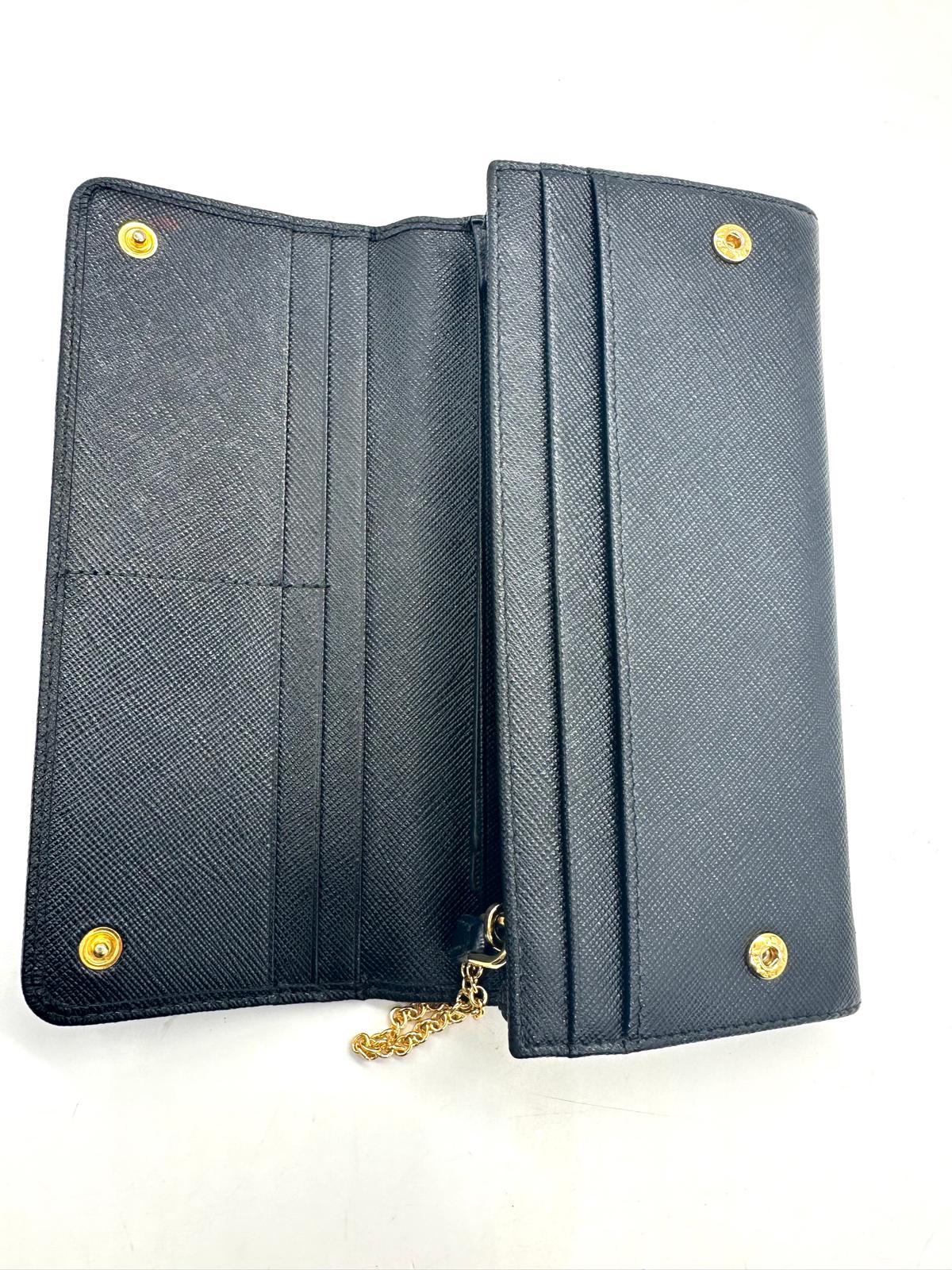 Cartera Prada