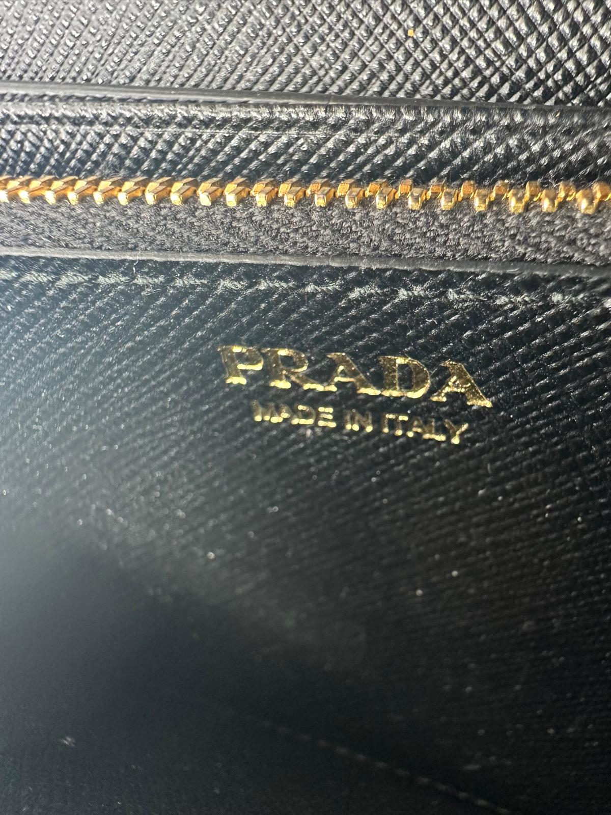 Cartera Prada