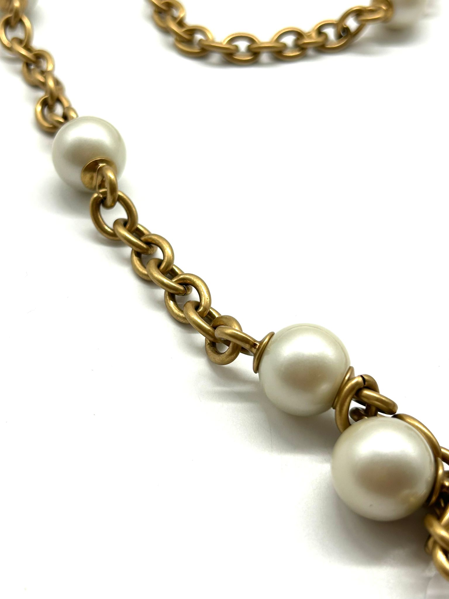 chain bee gucci