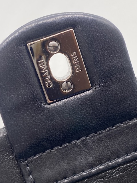 RESERVADO Chanel Chocolate Bar Limited Edition