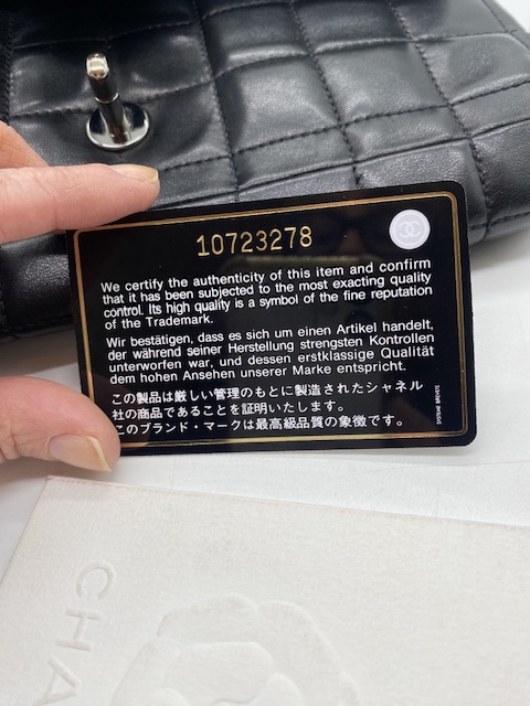 RESERVADO Chanel Chocolate Bar Limited Edition