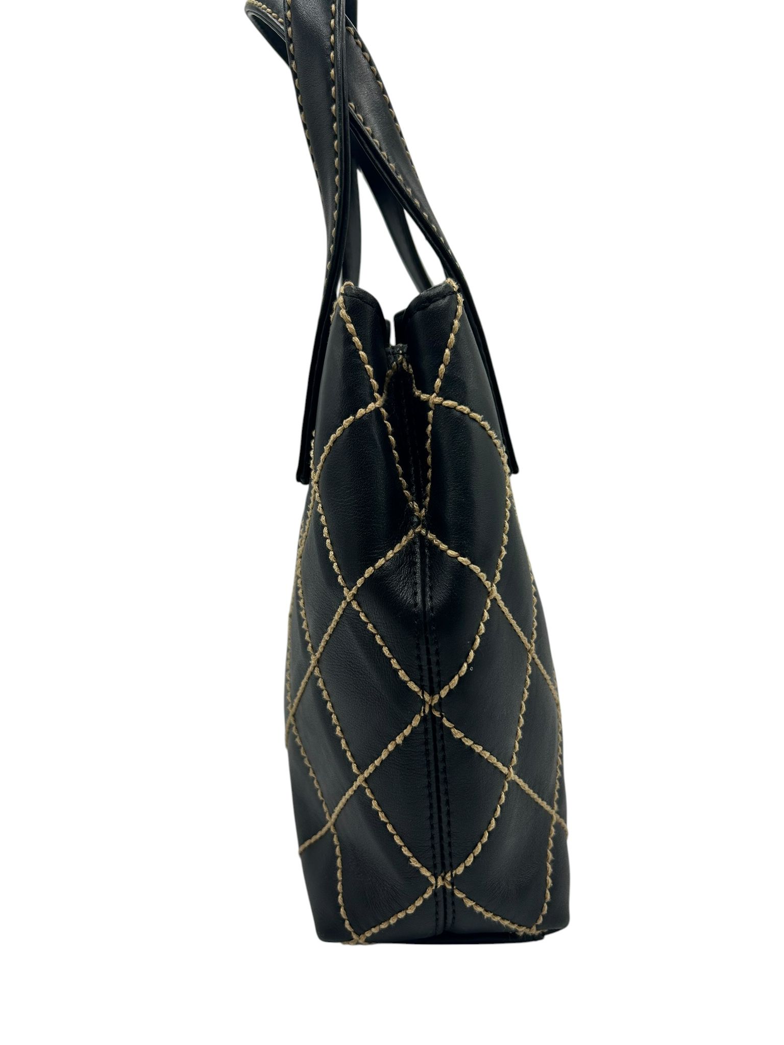 Chanel Wild Stitch cuero negro