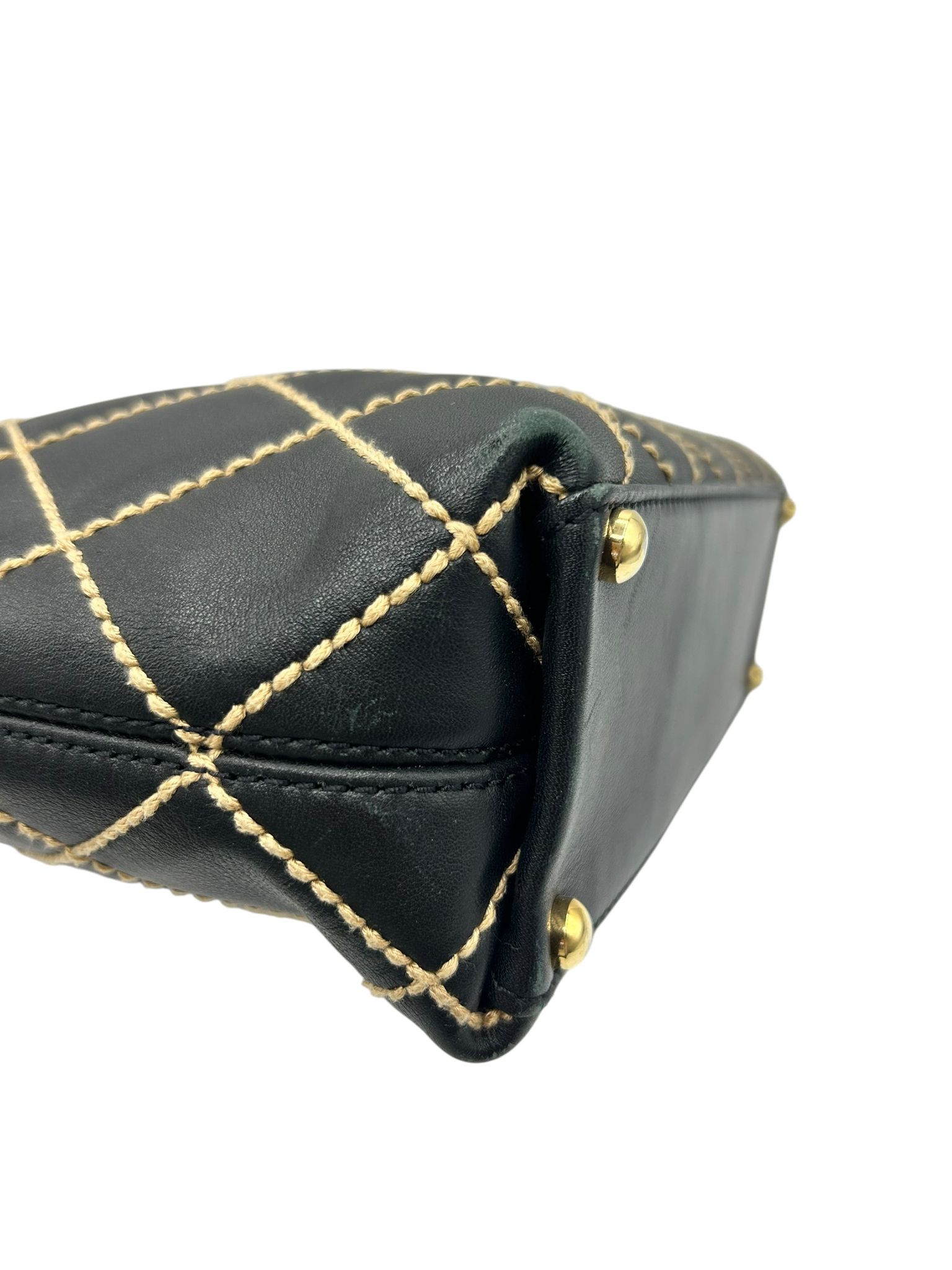 Chanel Wild Stitch cuero negro