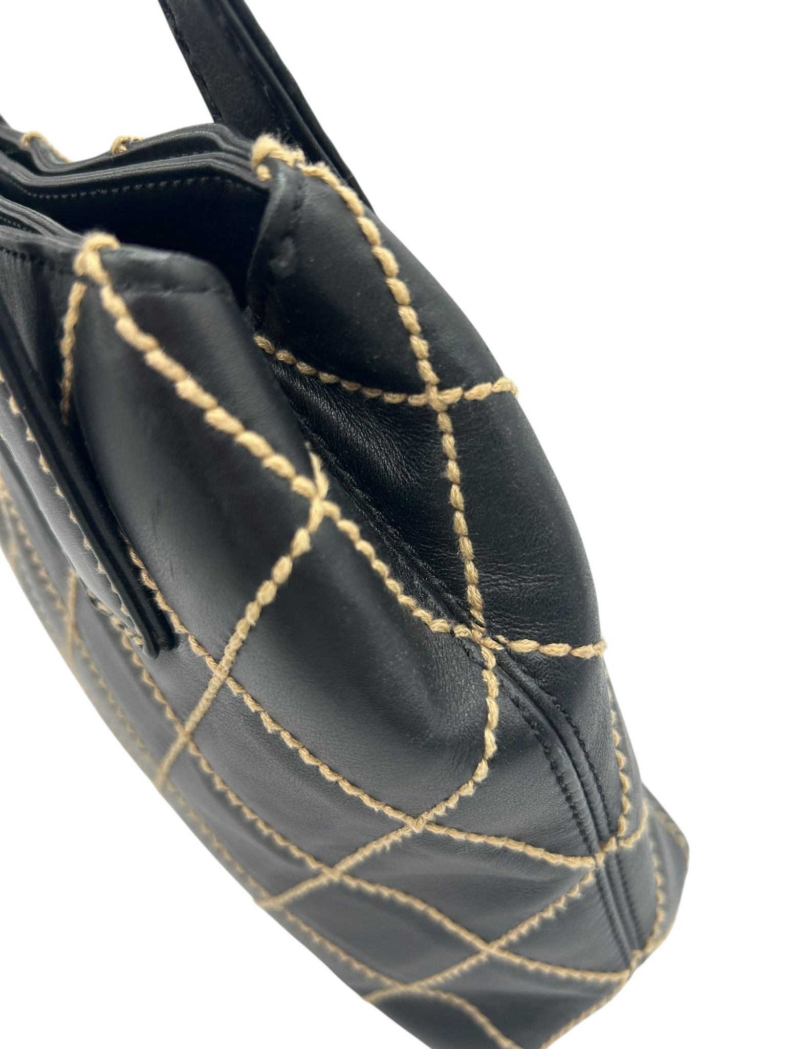Chanel Wild Stitch cuero negro