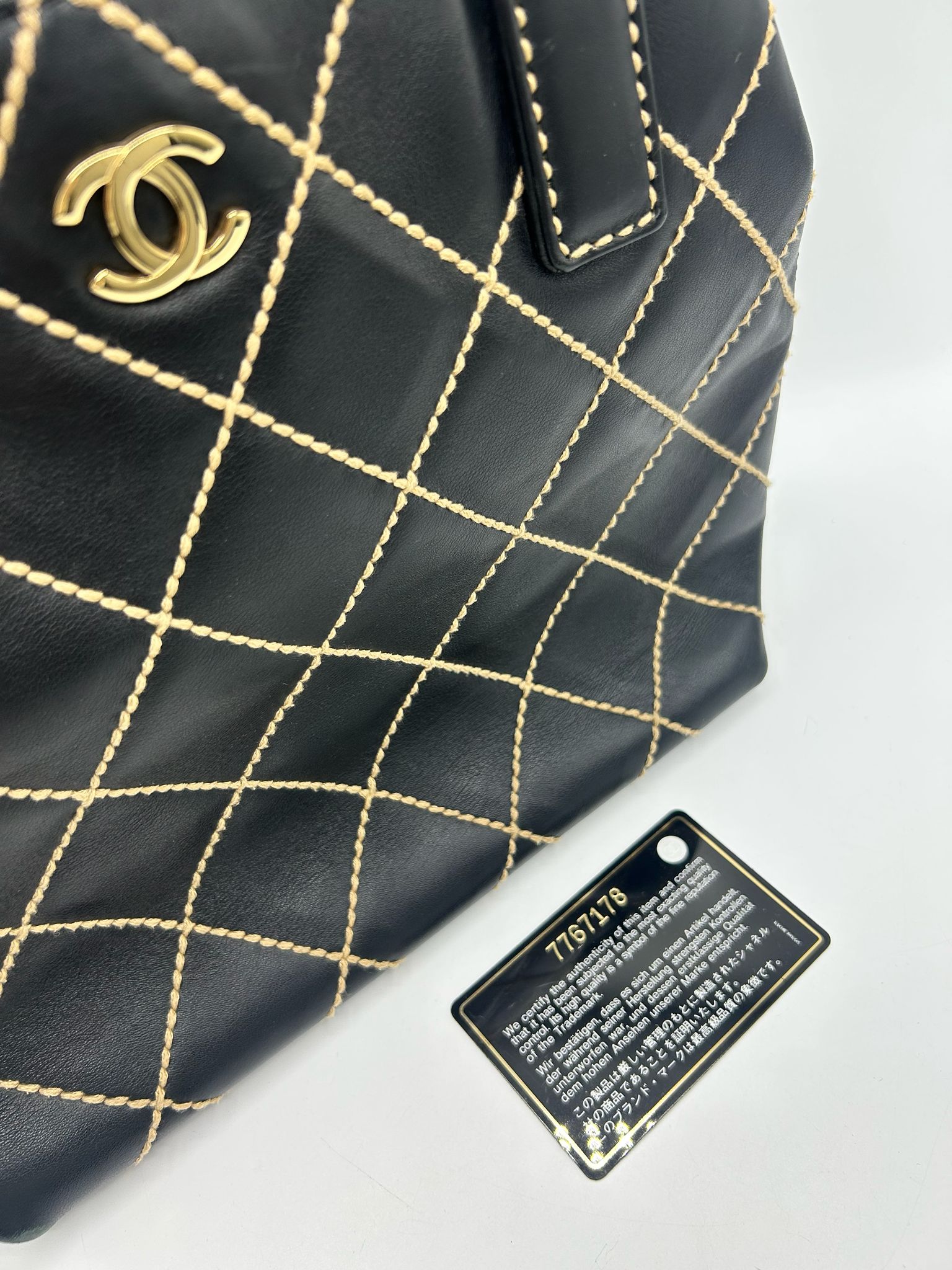Chanel Wild Stitch cuero negro