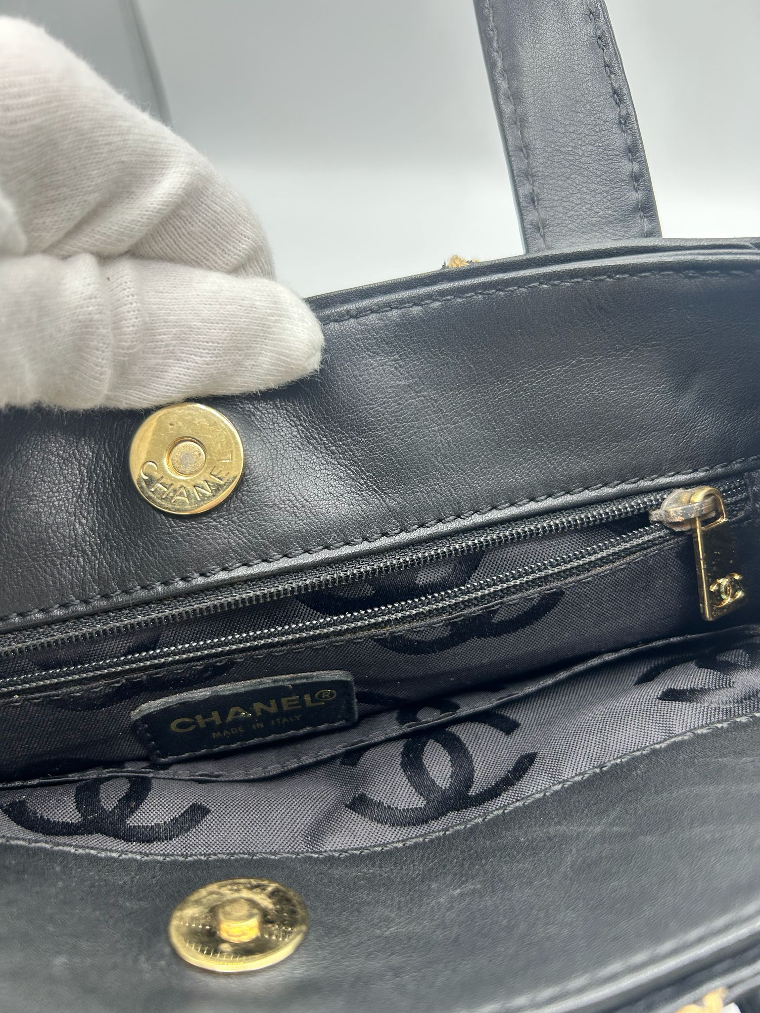 Chanel Wild Stitch cuero negro