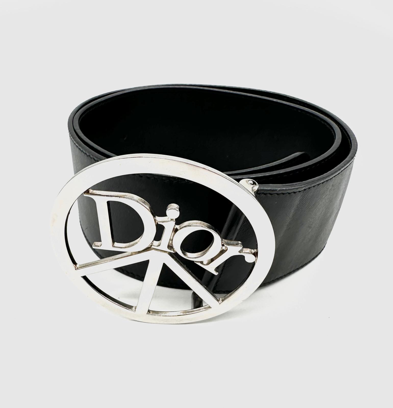 Cinturón de piel con símbolo de la paz Dior