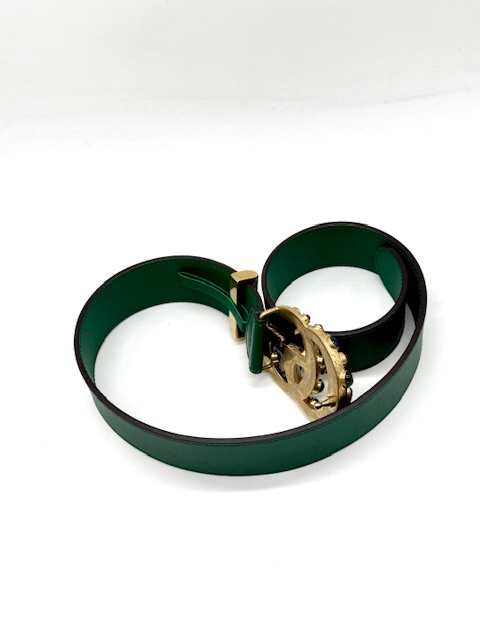 cinturón Gucci con hebilla de pedrería