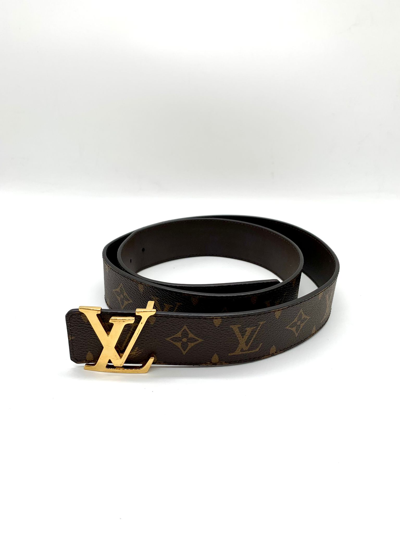 Cinturón Initiales Louis Vuitton Reversible.